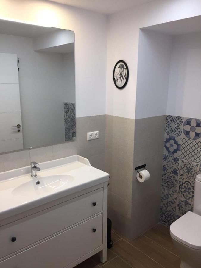 Av/ Armada Espanola, Ed/ Fernandos, 5, 5º H2 Apartment
